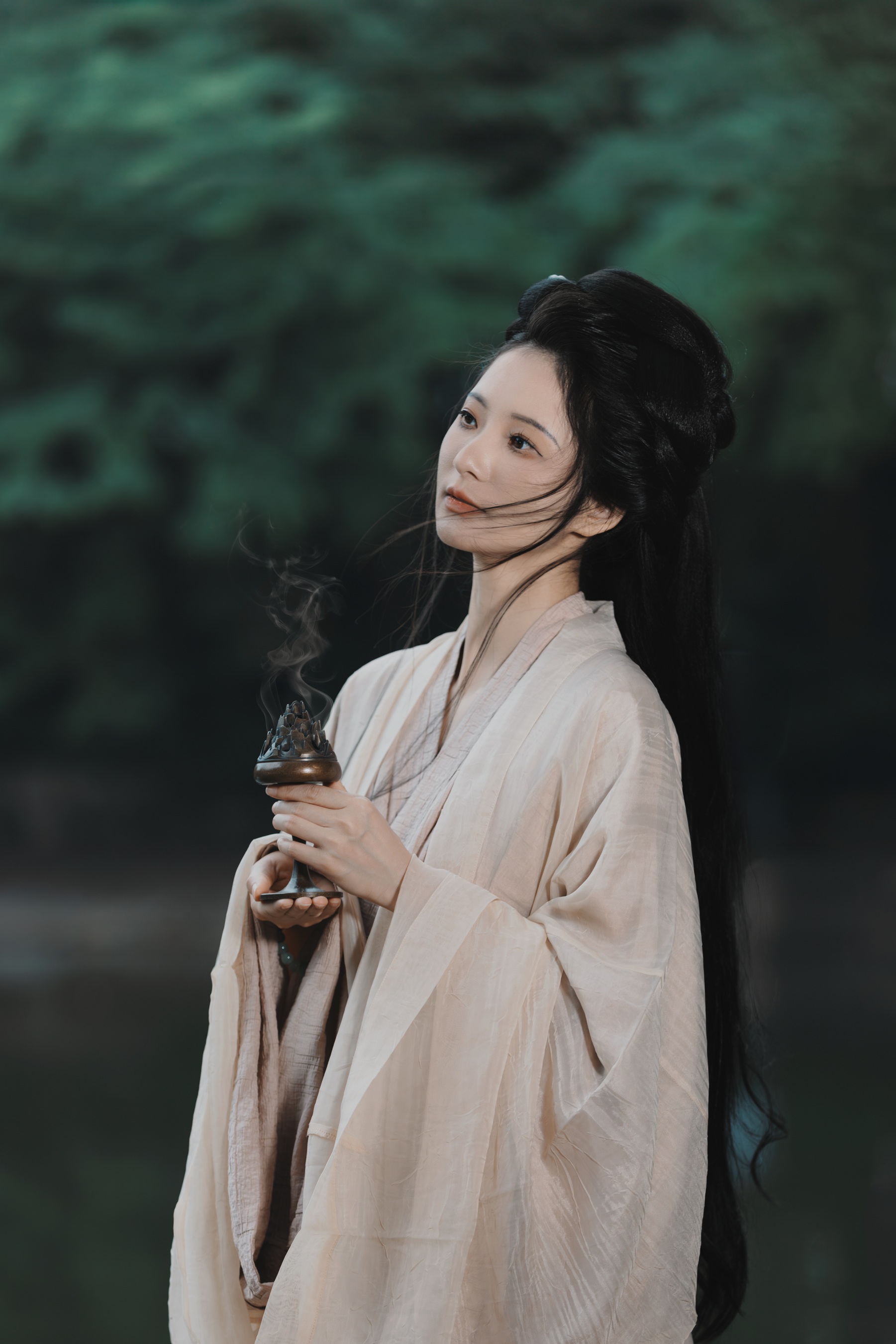 人间何所以 小昭
