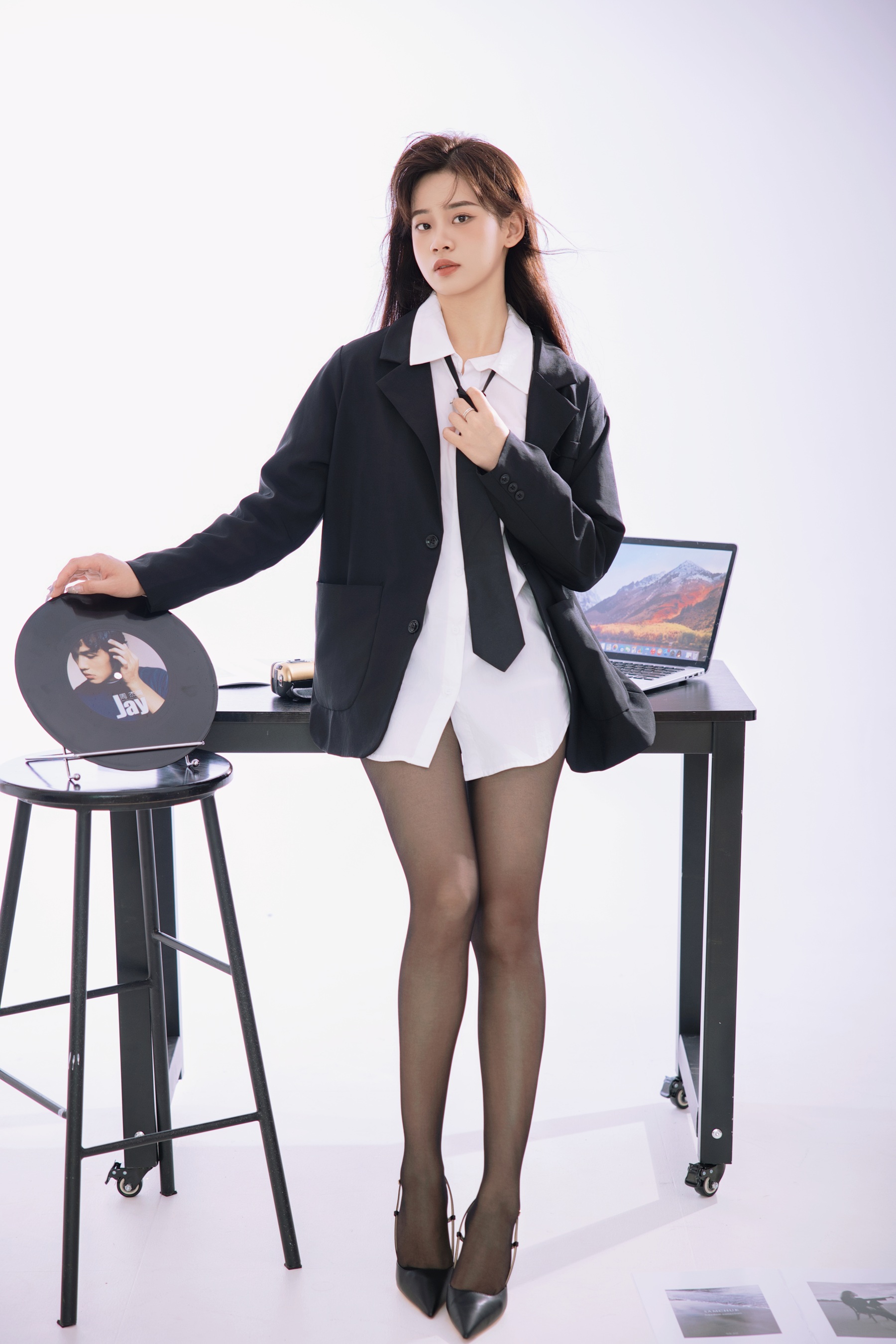 俏丽秘书 素素
