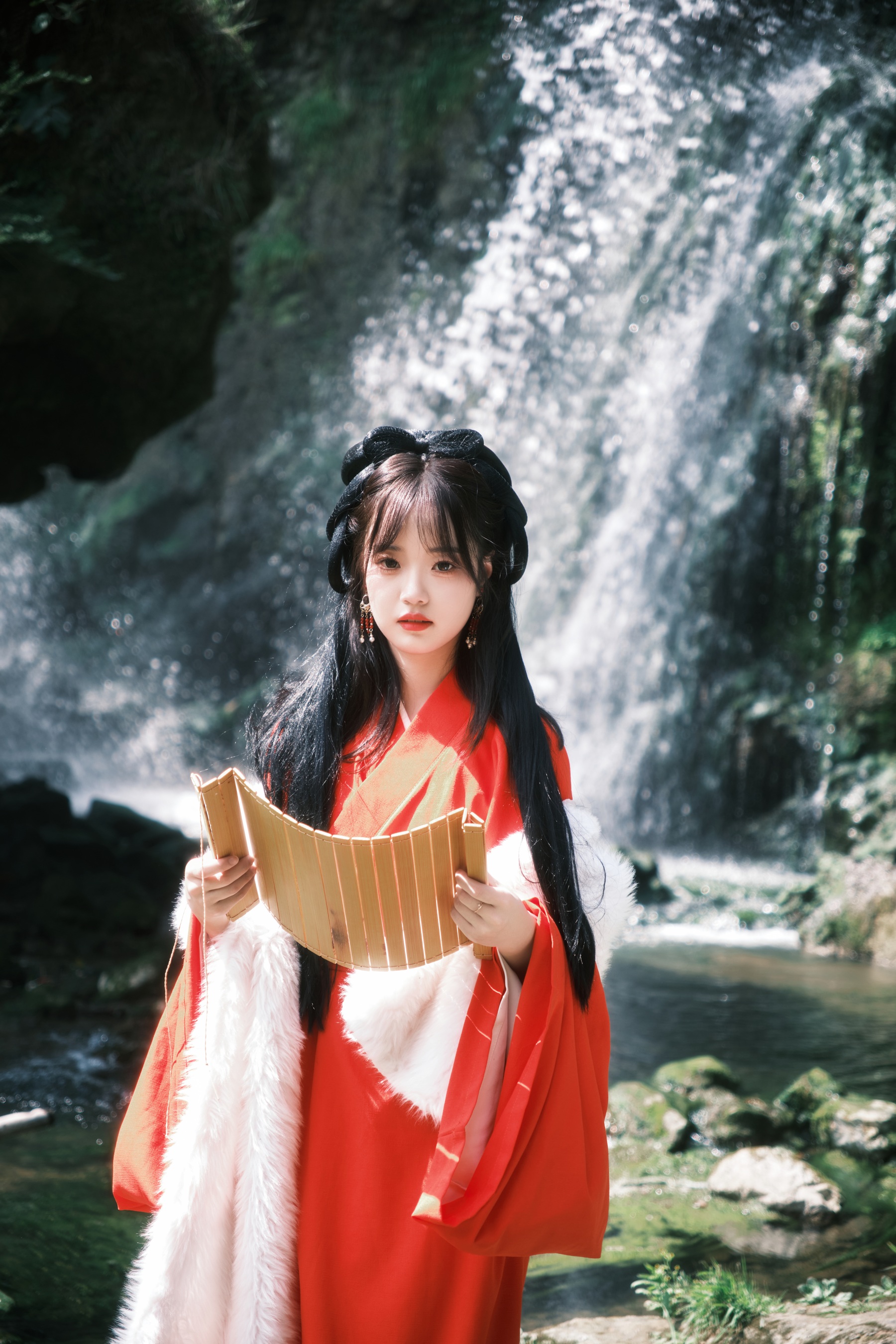 瀑布神明少女 primary