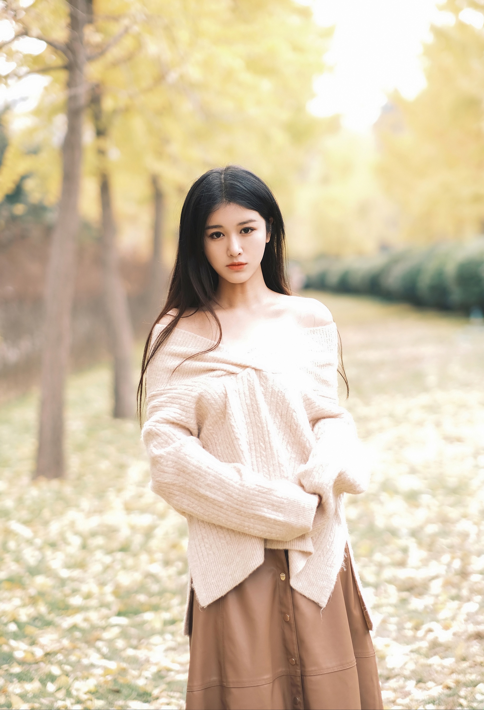 秋日银杏下的少女情怀 尚熠晗Momooly