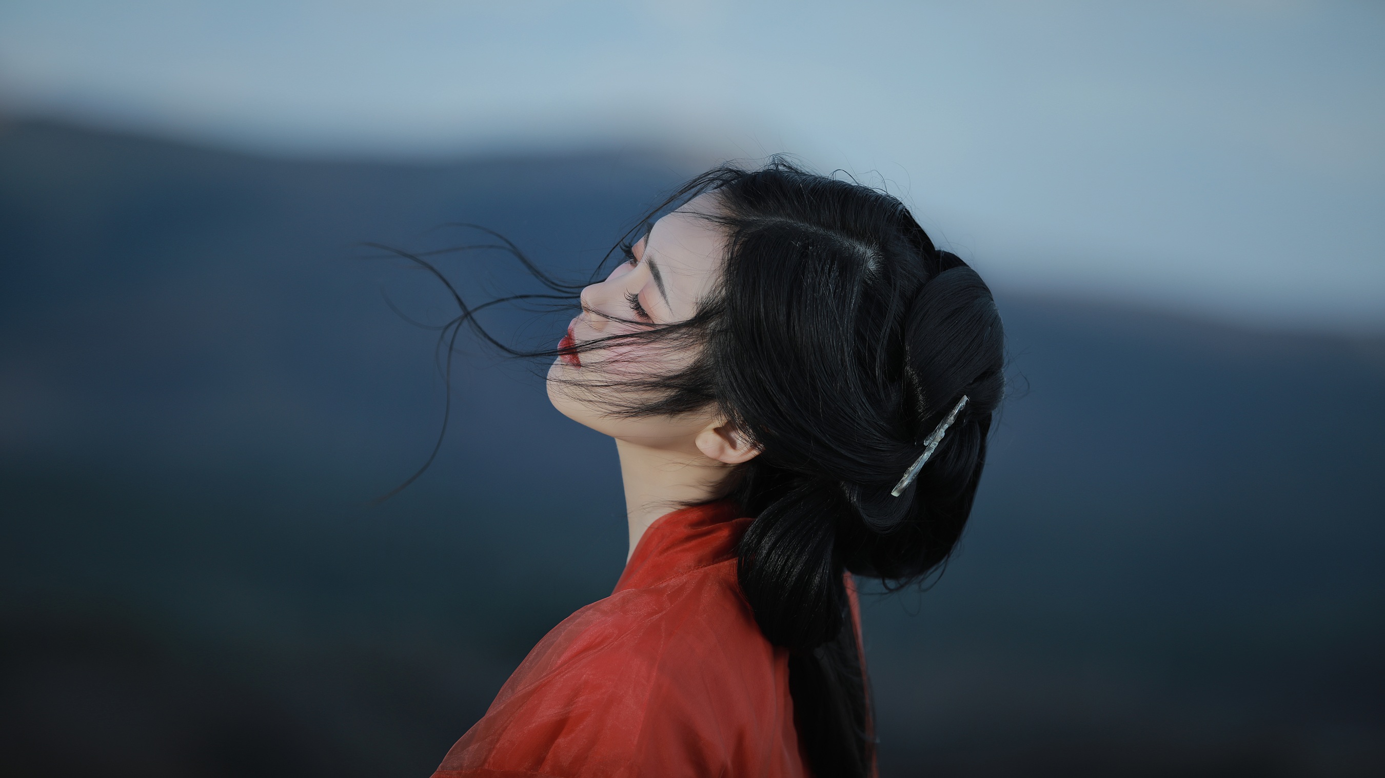 多愁多恨亦悠悠 微墨