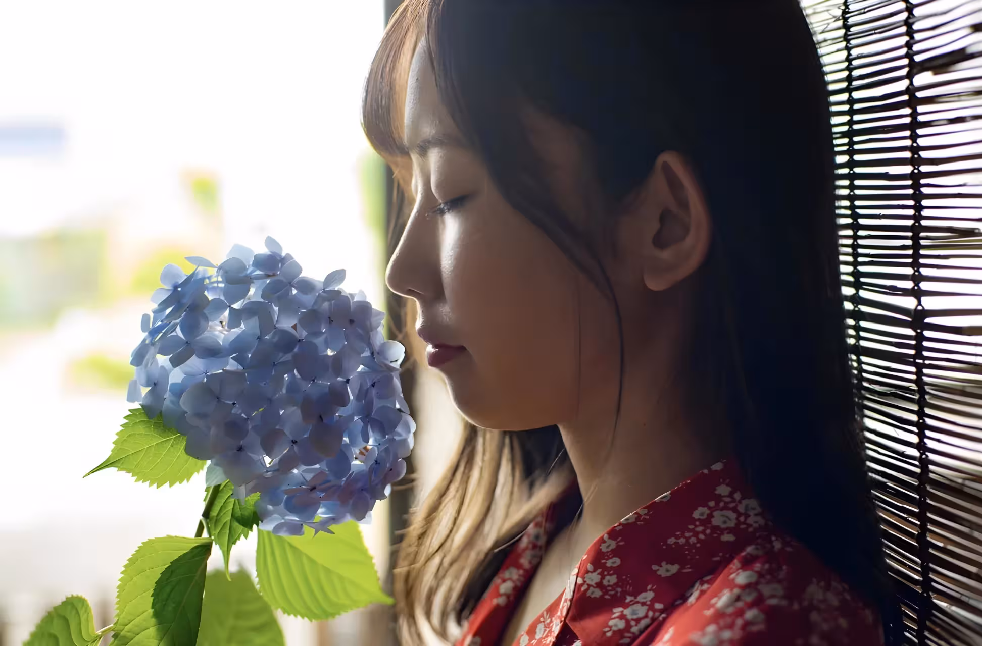 [七嶋舞] 甜美女孩→性感尤物 雪乳露出太犯規