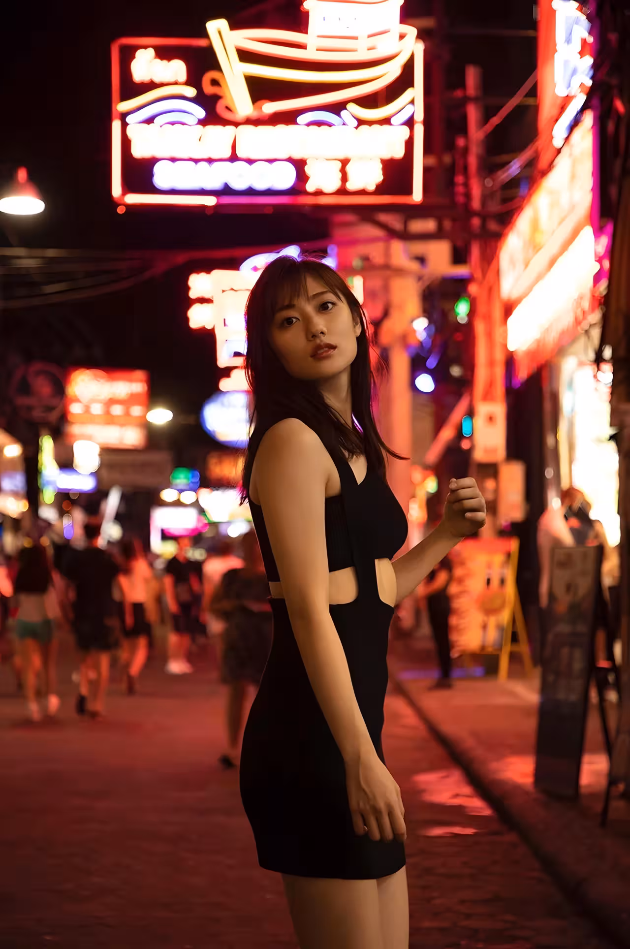 [奧山かずさ] 白嫩雪乳鮮嫩欲垂 大膽露出火辣一面
