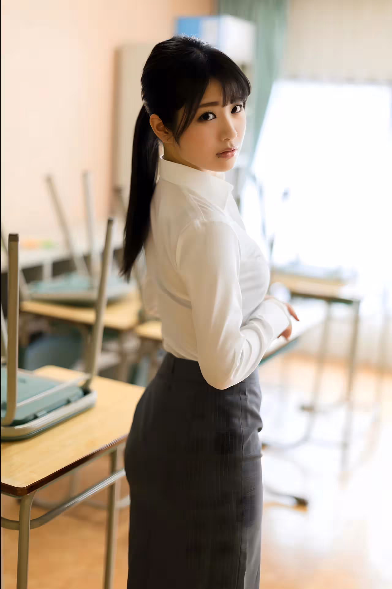 [水谷あおい] 胸型堅挺飽滿 渾圓多汁擋不住.....
