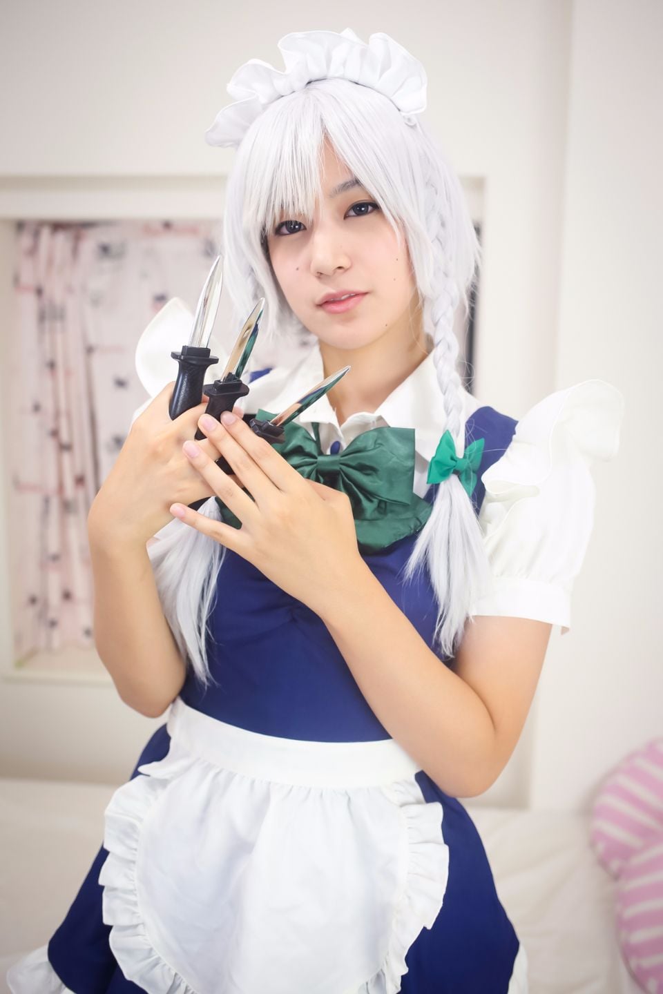 黒髪ぱっつんパイパン美少女レイヤー　咲夜