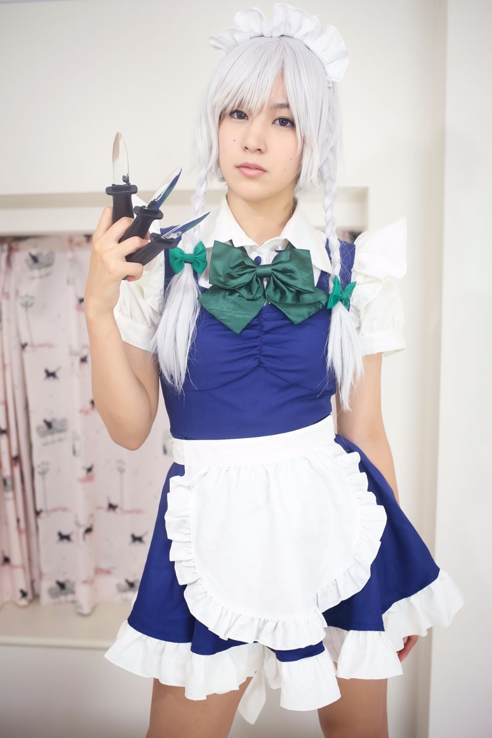 黒髪ぱっつんパイパン美少女レイヤー　咲夜