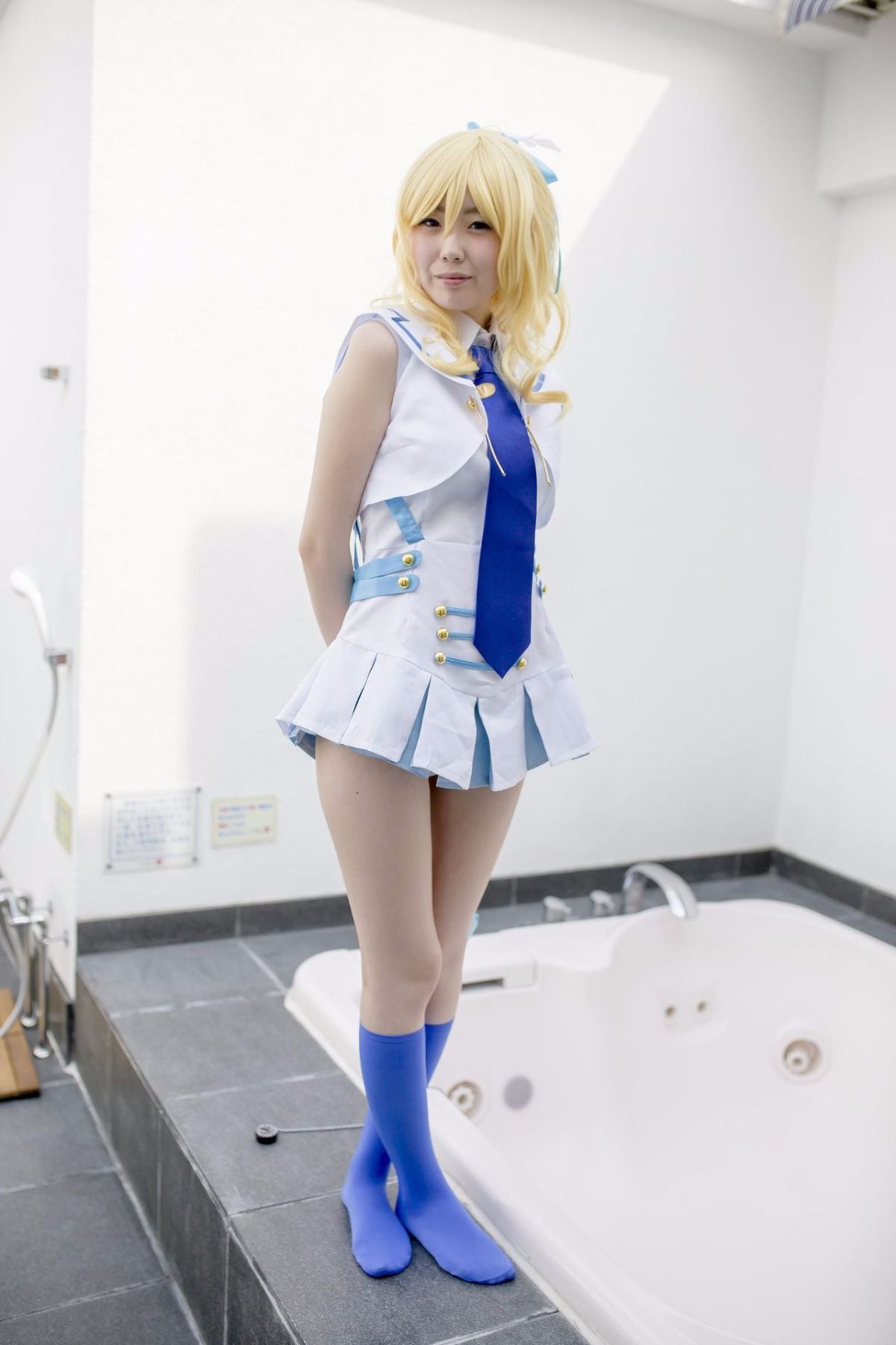 スクールアイドルレイヤーさんと個人撮影で生ハメ！③ライブ衣装で中出しエッチしちゃいました！