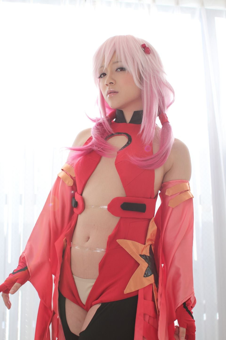 美少女コスプレイヤーが勃起したムスコとタマをねっとりと優しく舐めバキュームフェラでドッ