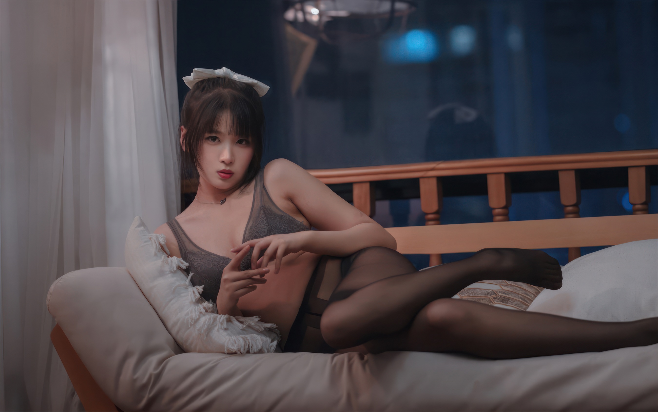 灰色蕾丝