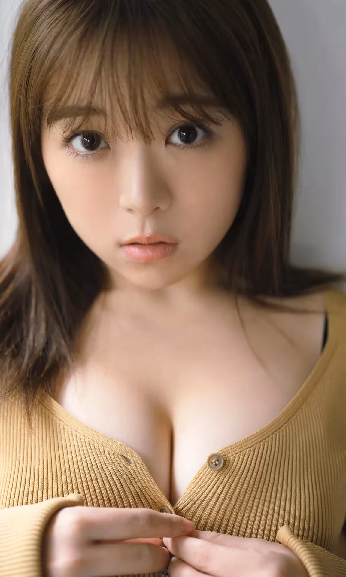 [武田智加] 身材白嫩又纖瘦 「深溝乍現」好窒息