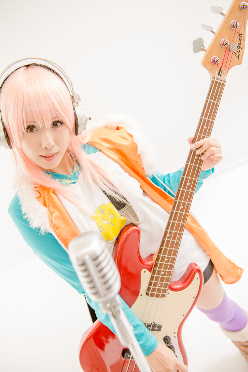 PinkHeadphone