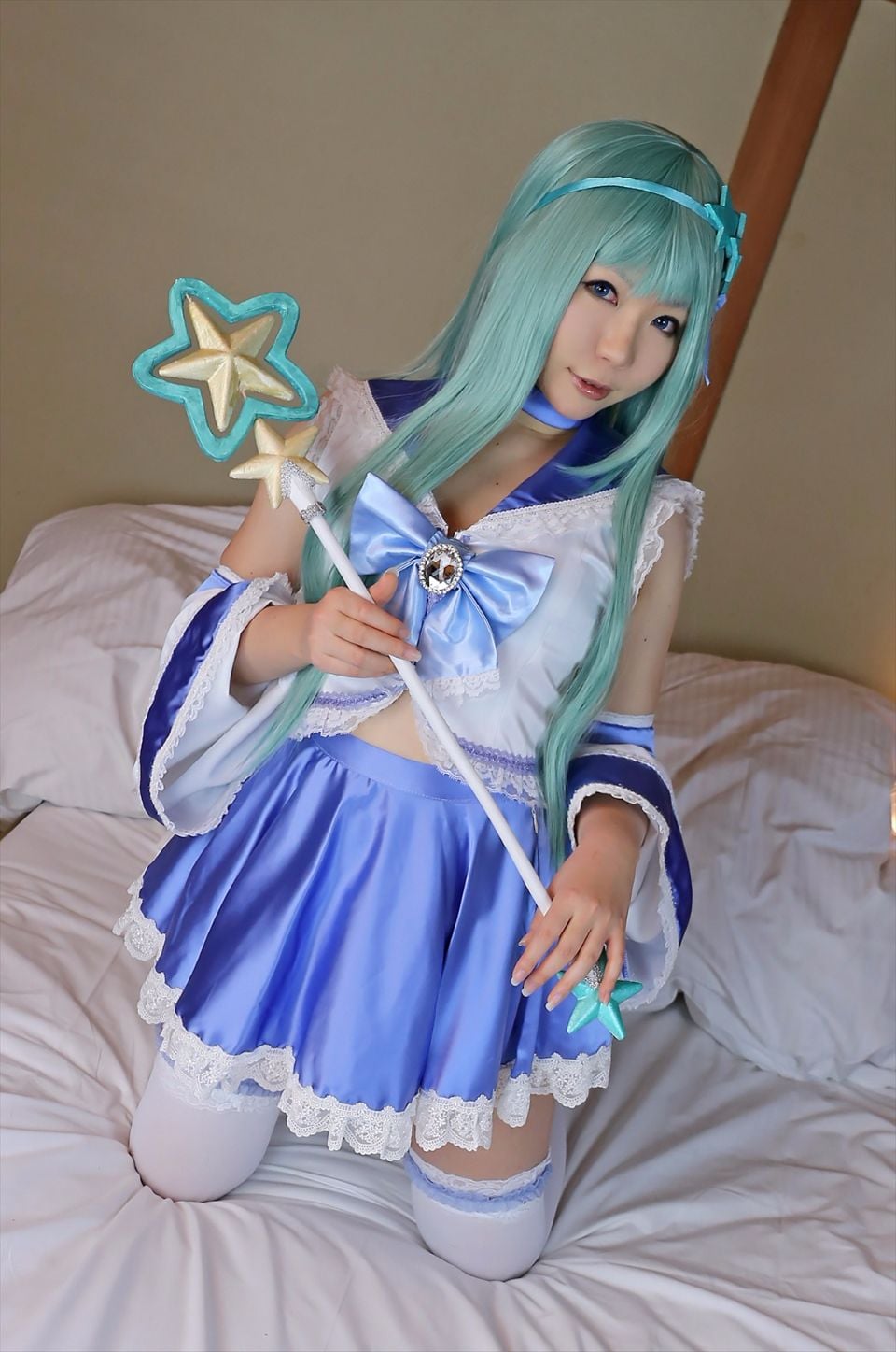 コスプレイヤー 日暮りんさんの拡げられたお尻の穴に興奮する東風谷早苗