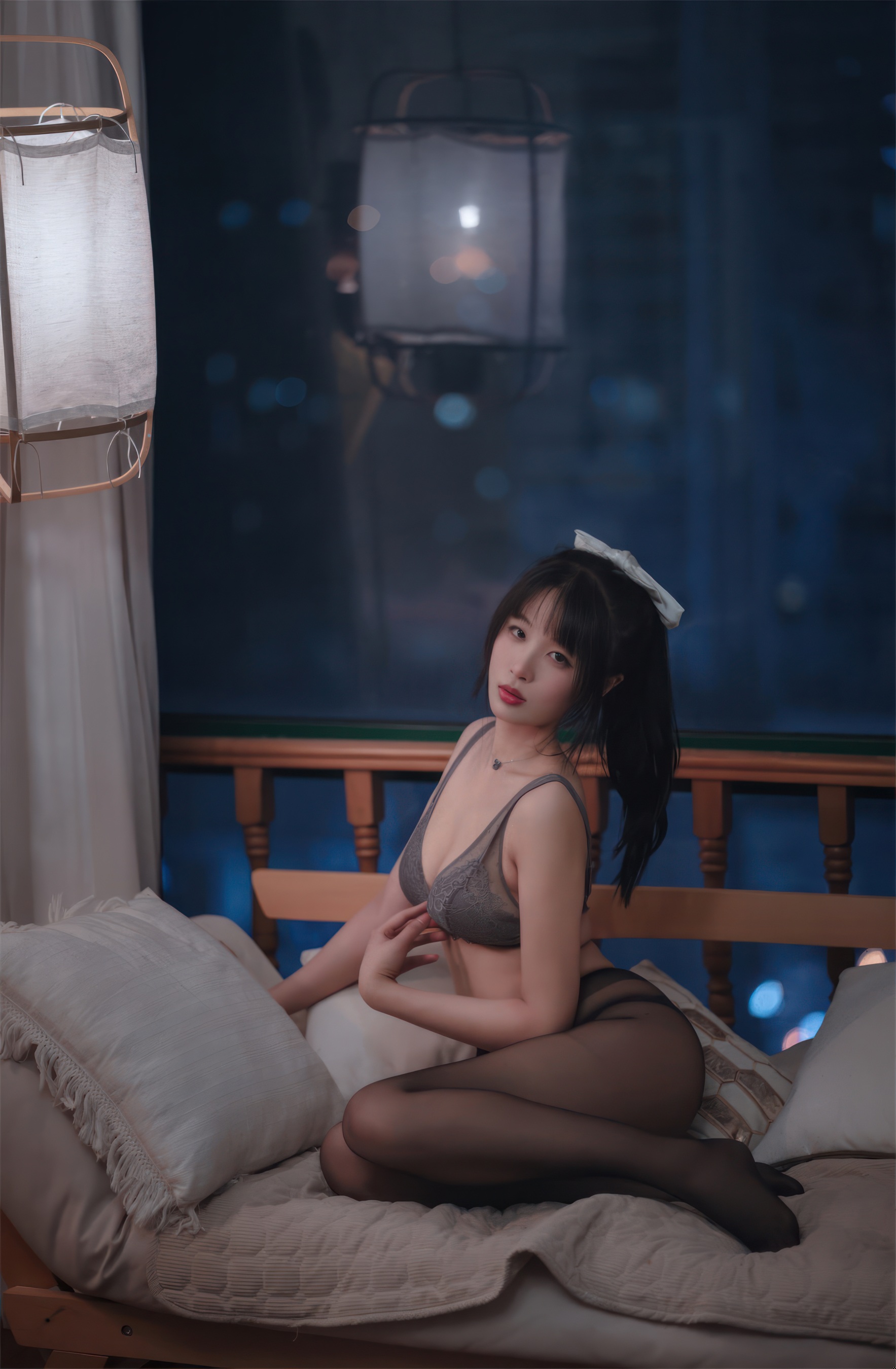 灰色蕾丝