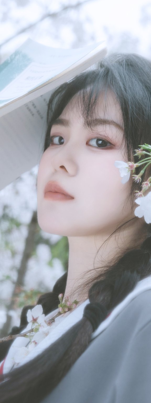 少女与花 牛奶