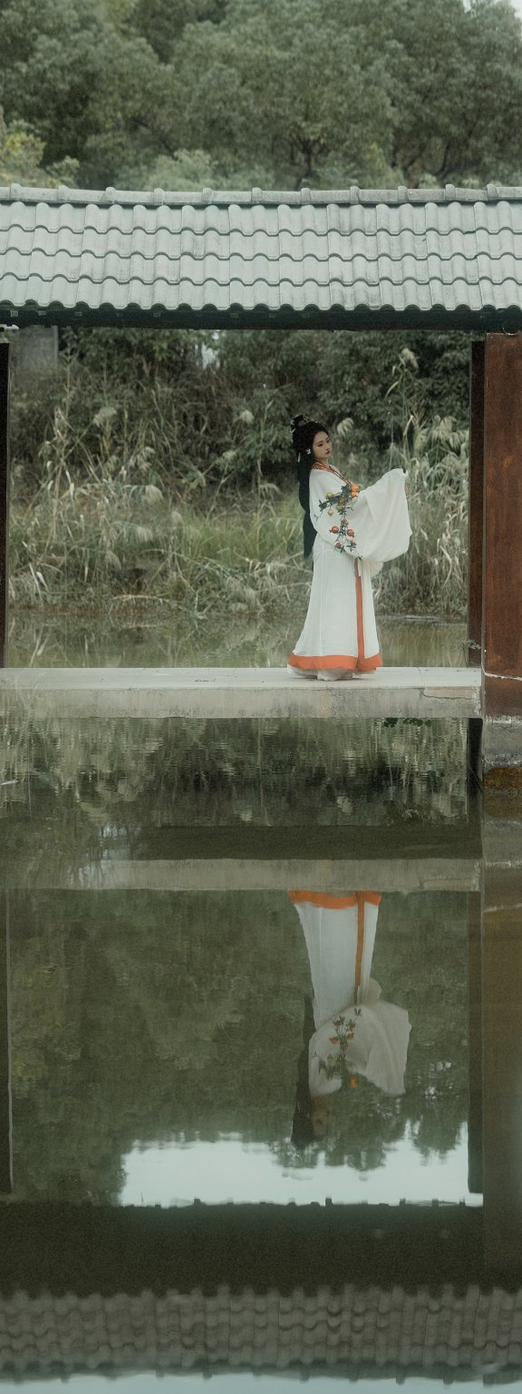静女 _泽兰_