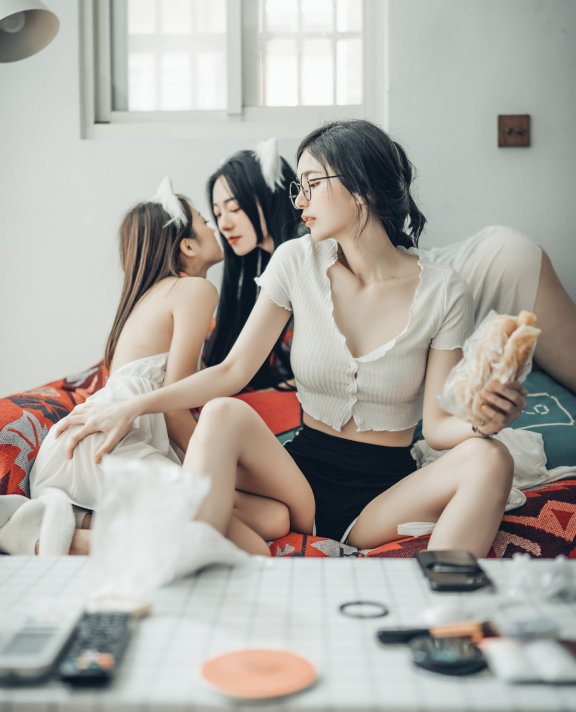 JVID三位女神全裸合體🔞 宅女辰辰與她的兩隻貓咪飄飄 妍妍的性生活❤️ Vol.01