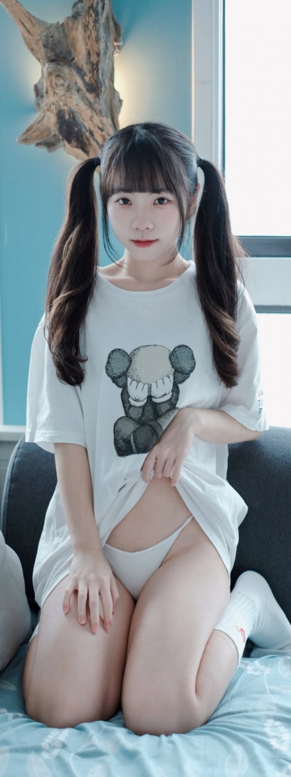 捕獲一隻沒穿褲褲の小白兔🐰