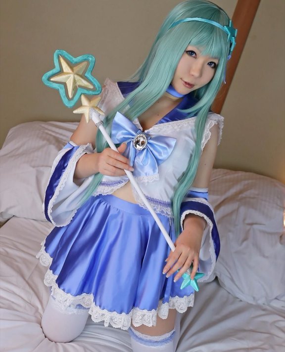 コスプレイヤー 日暮りんさんの拡げられたお尻の穴に興奮する東風谷早苗