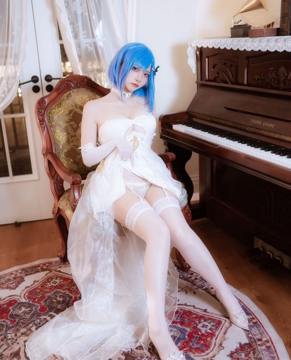 二佐Nisa – 碧蓝航线 恰巴耶夫礼服