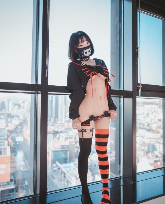 Kang In-kyung (강인경) – Masked Pirate